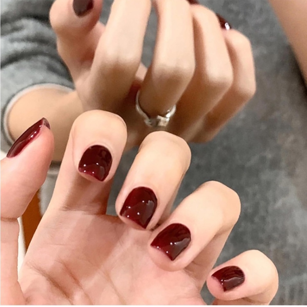 24 Piece Red Press on Nails